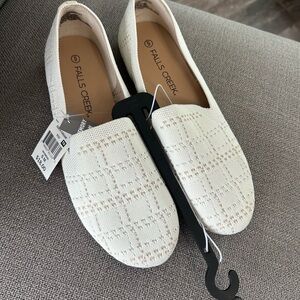Falls Creek Women's White Textured Loafers